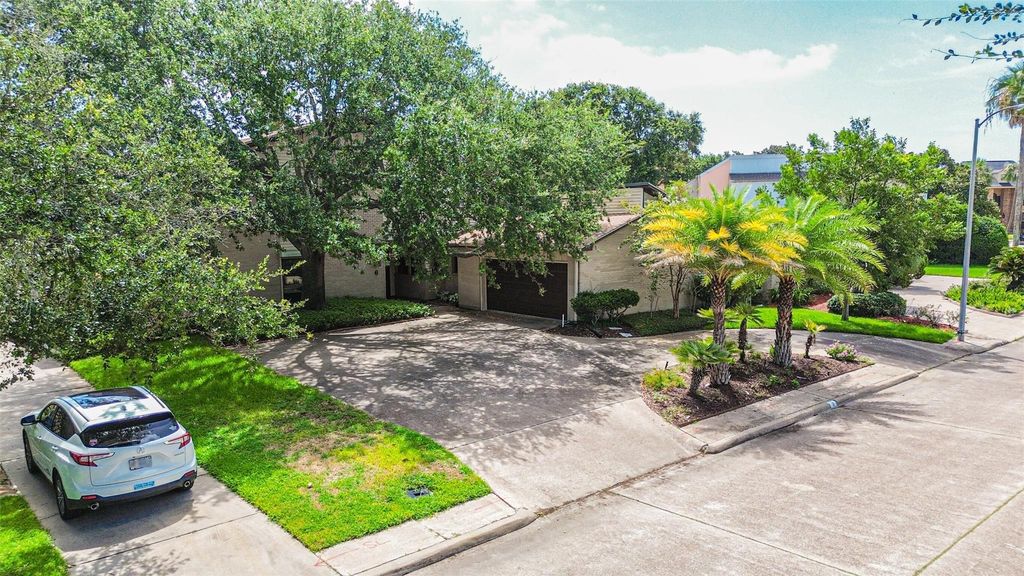 6 Park Lane, Galveston, TX 77551