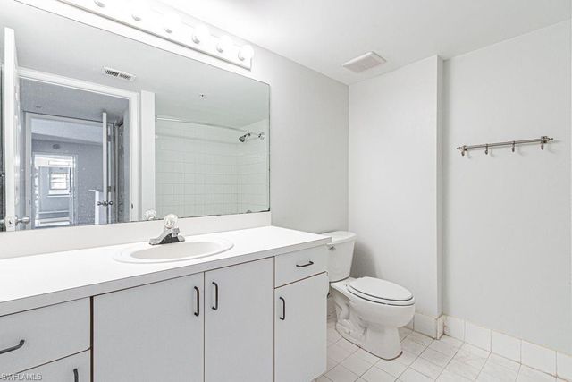 1810 Florida Club CIR 1204, Naples, FL 34112