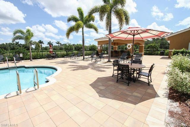 1810 Florida Club CIR 1204, Naples, FL 34112