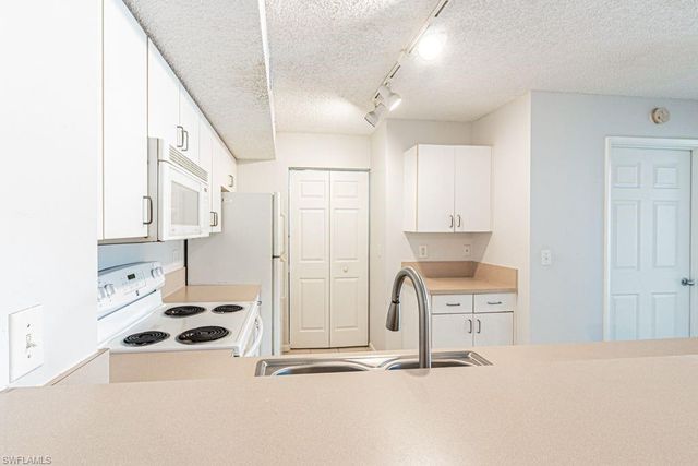 1810 Florida Club CIR 1204, Naples, FL 34112