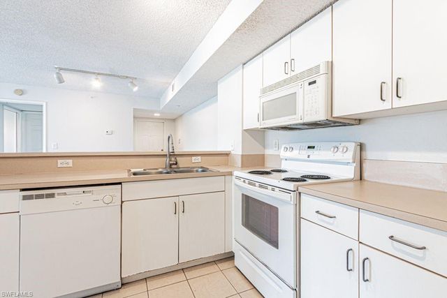 1810 Florida Club CIR 1204, Naples, FL 34112