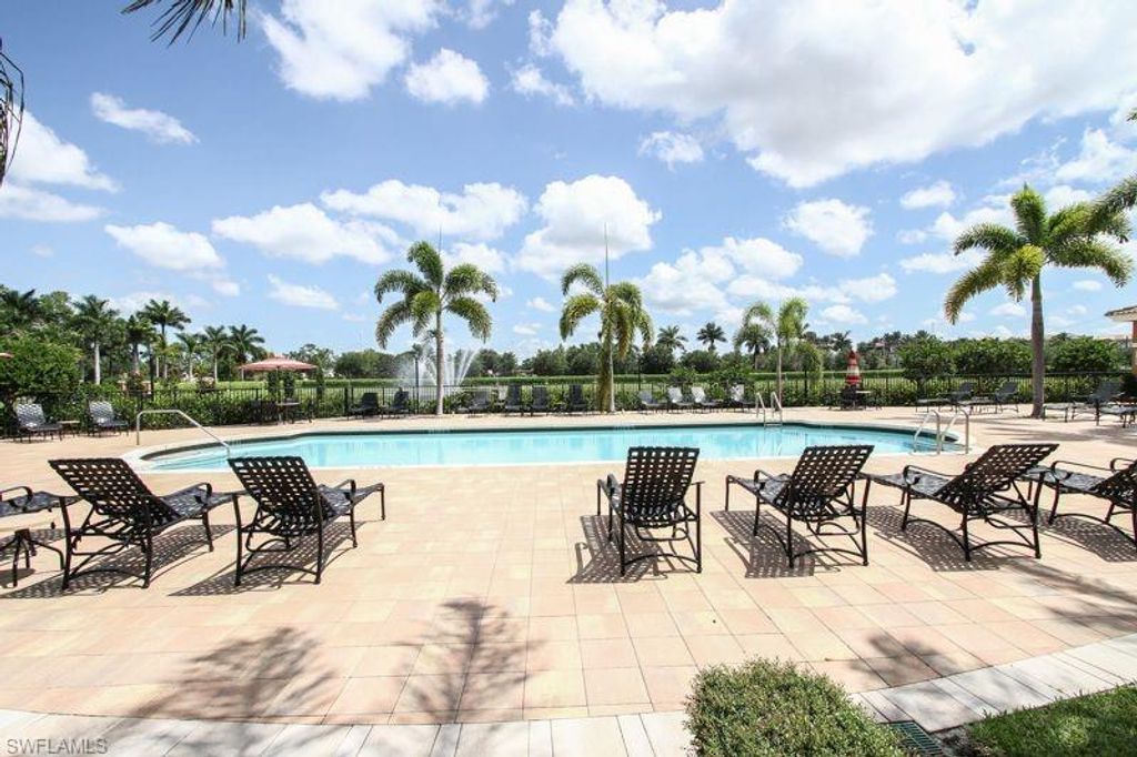 1810 Florida Club CIR 1204, Naples, FL 34112