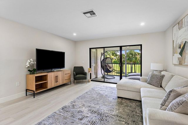 20 Southport Lane D, Boynton Beach, FL 33436