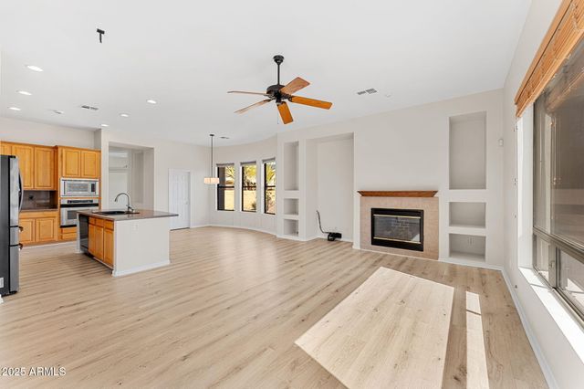 40533 N CROSS TIMBERS Trail, Anthem, AZ 85086