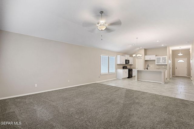 429 PLATEAU Drive, Socorro, TX 79927