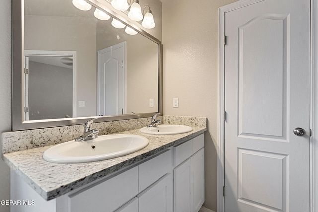 429 PLATEAU Drive, Socorro, TX 79927