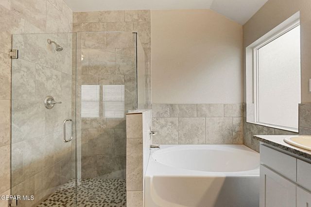 429 PLATEAU Drive, Socorro, TX 79927