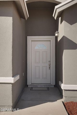 429 PLATEAU Drive, Socorro, TX 79927