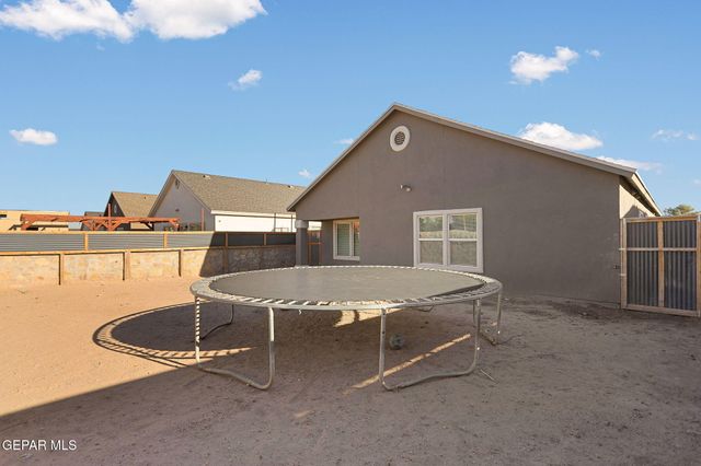 429 PLATEAU Drive, Socorro, TX 79927