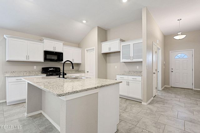 429 PLATEAU Drive, Socorro, TX 79927