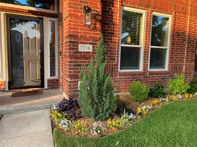 1216 Ottawa Lane, Lewisville, TX 75077
