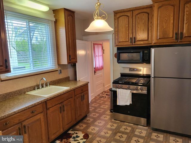 470 GAINSBORO RD, Drexel Hill, PA 19026