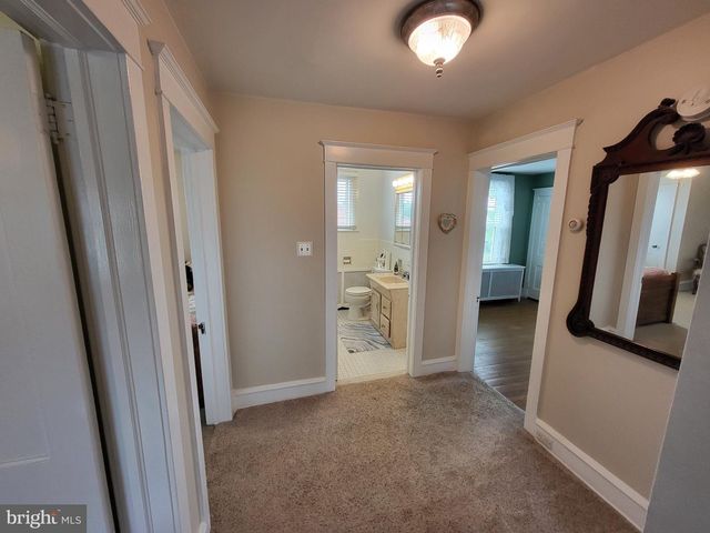 470 GAINSBORO RD, Drexel Hill, PA 19026