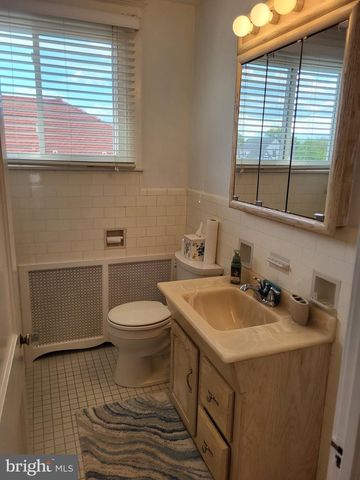 470 GAINSBORO RD, Drexel Hill, PA 19026