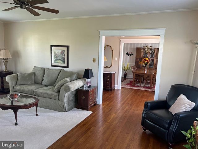 470 GAINSBORO RD, Drexel Hill, PA 19026
