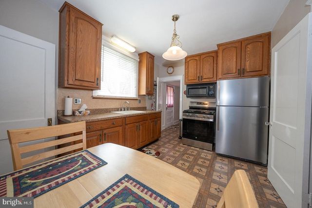 470 GAINSBORO RD, Drexel Hill, PA 19026