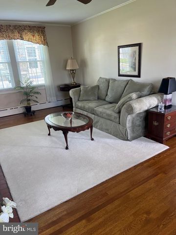 470 GAINSBORO RD, Drexel Hill, PA 19026