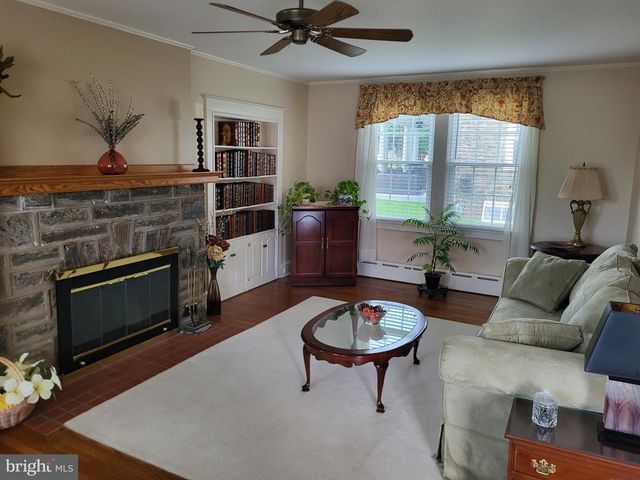 470 GAINSBORO RD, Drexel Hill, PA 19026