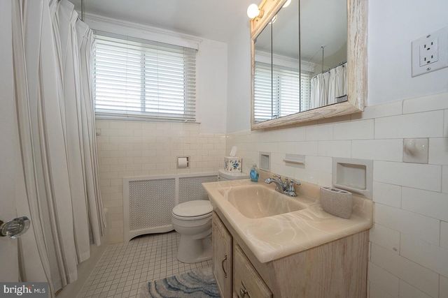 470 GAINSBORO RD, Drexel Hill, PA 19026