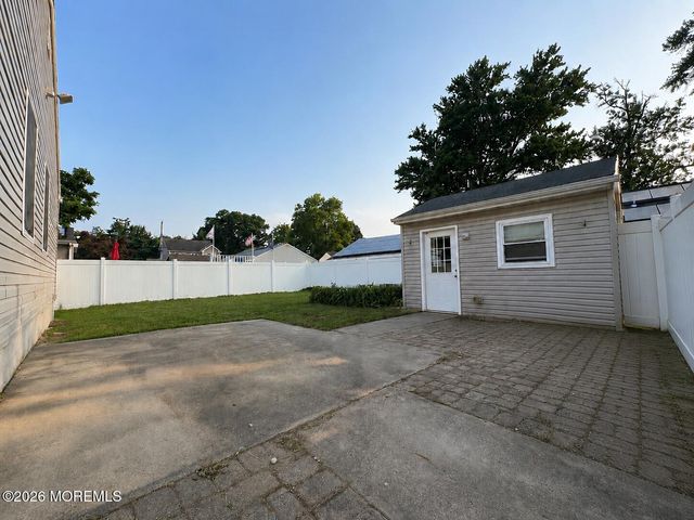 141 Morningside Avenue, North Middletown, NJ 07748