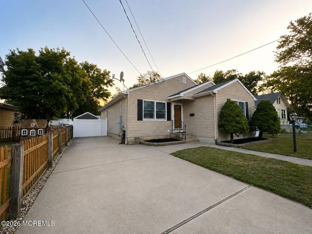 141 Morningside Avenue, North Middletown, NJ 07748