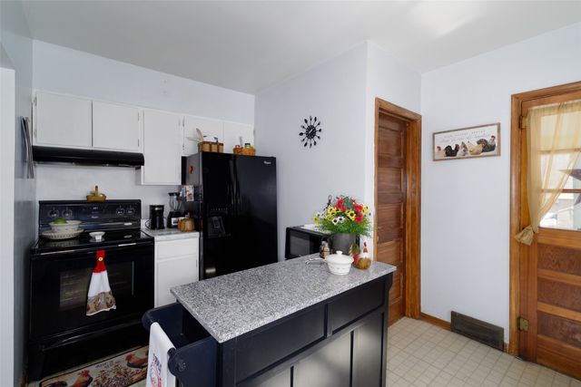 3851 E 25th Street, Des Moines, IA 50317