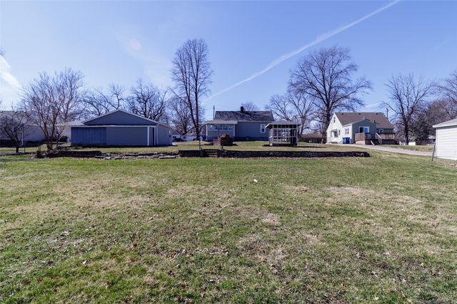 3851 E 25th Street, Des Moines, IA 50317