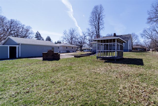 3851 E 25th Street, Des Moines, IA 50317