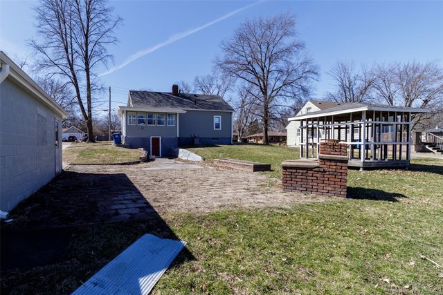 3851 E 25th Street, Des Moines, IA 50317