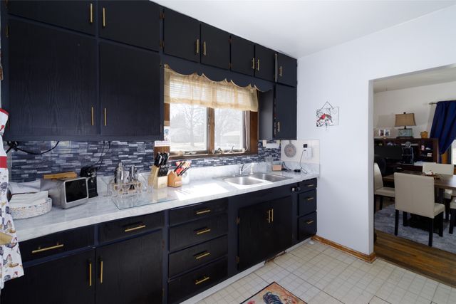 3851 E 25th Street, Des Moines, IA 50317