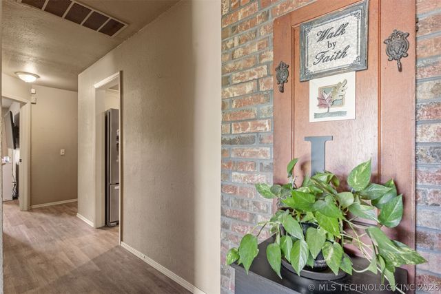 17404 S 324th East Avenue, Coweta, OK 74429