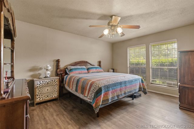 17404 S 324th East Avenue, Coweta, OK 74429