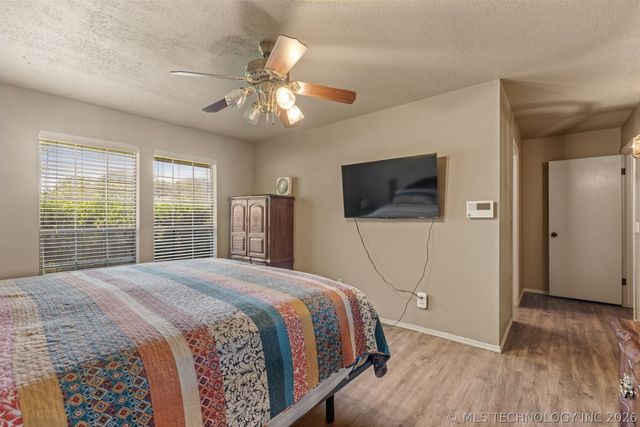 17404 S 324th East Avenue, Coweta, OK 74429