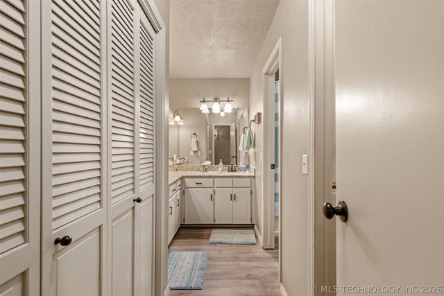 17404 S 324th East Avenue, Coweta, OK 74429
