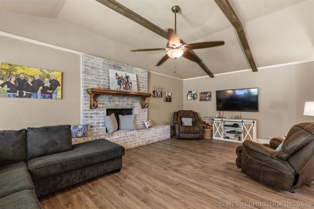 17404 S 324th East Avenue, Coweta, OK 74429