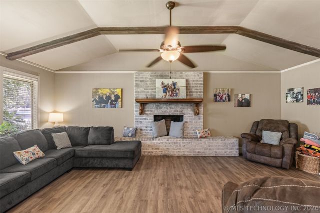 17404 S 324th East Avenue, Coweta, OK 74429