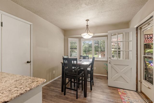 17404 S 324th East Avenue, Coweta, OK 74429