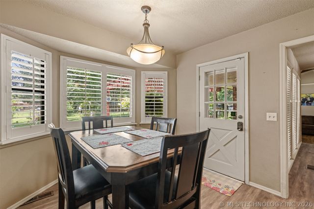 17404 S 324th East Avenue, Coweta, OK 74429