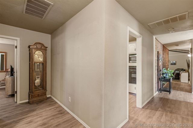 17404 S 324th East Avenue, Coweta, OK 74429
