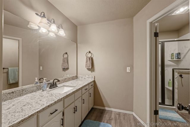 17404 S 324th East Avenue, Coweta, OK 74429