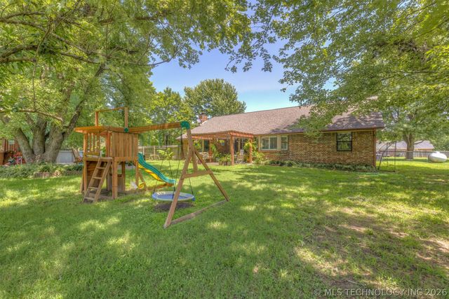 17404 S 324th East Avenue, Coweta, OK 74429