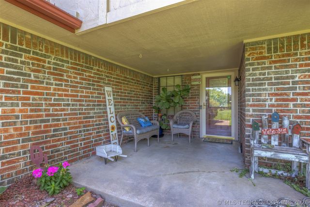 17404 S 324th East Avenue, Coweta, OK 74429