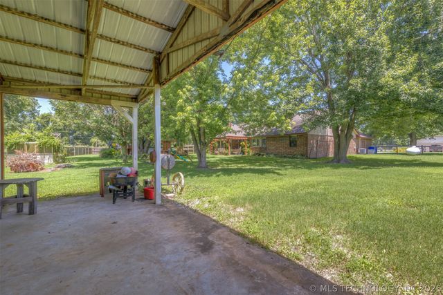 17404 S 324th East Avenue, Coweta, OK 74429