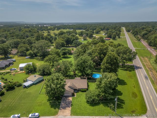 17404 S 324th East Avenue, Coweta, OK 74429