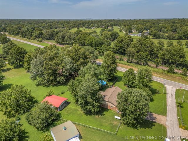 17404 S 324th East Avenue, Coweta, OK 74429