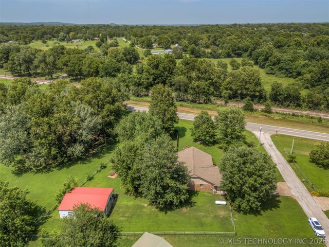 17404 S 324th East Avenue, Coweta, OK 74429
