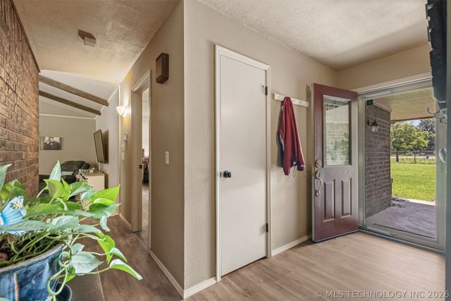 17404 S 324th East Avenue, Coweta, OK 74429