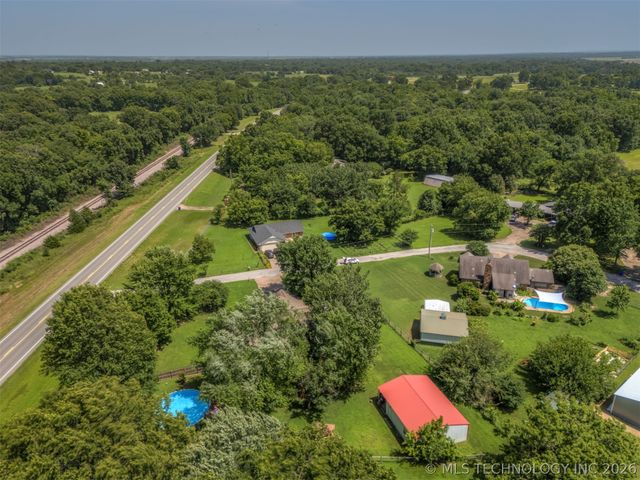 17404 S 324th East Avenue, Coweta, OK 74429