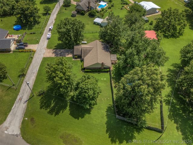 17404 S 324th East Avenue, Coweta, OK 74429