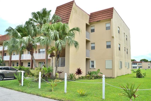 8841 Sunrise Lakes Boulevard 112, Sunrise, FL 33322